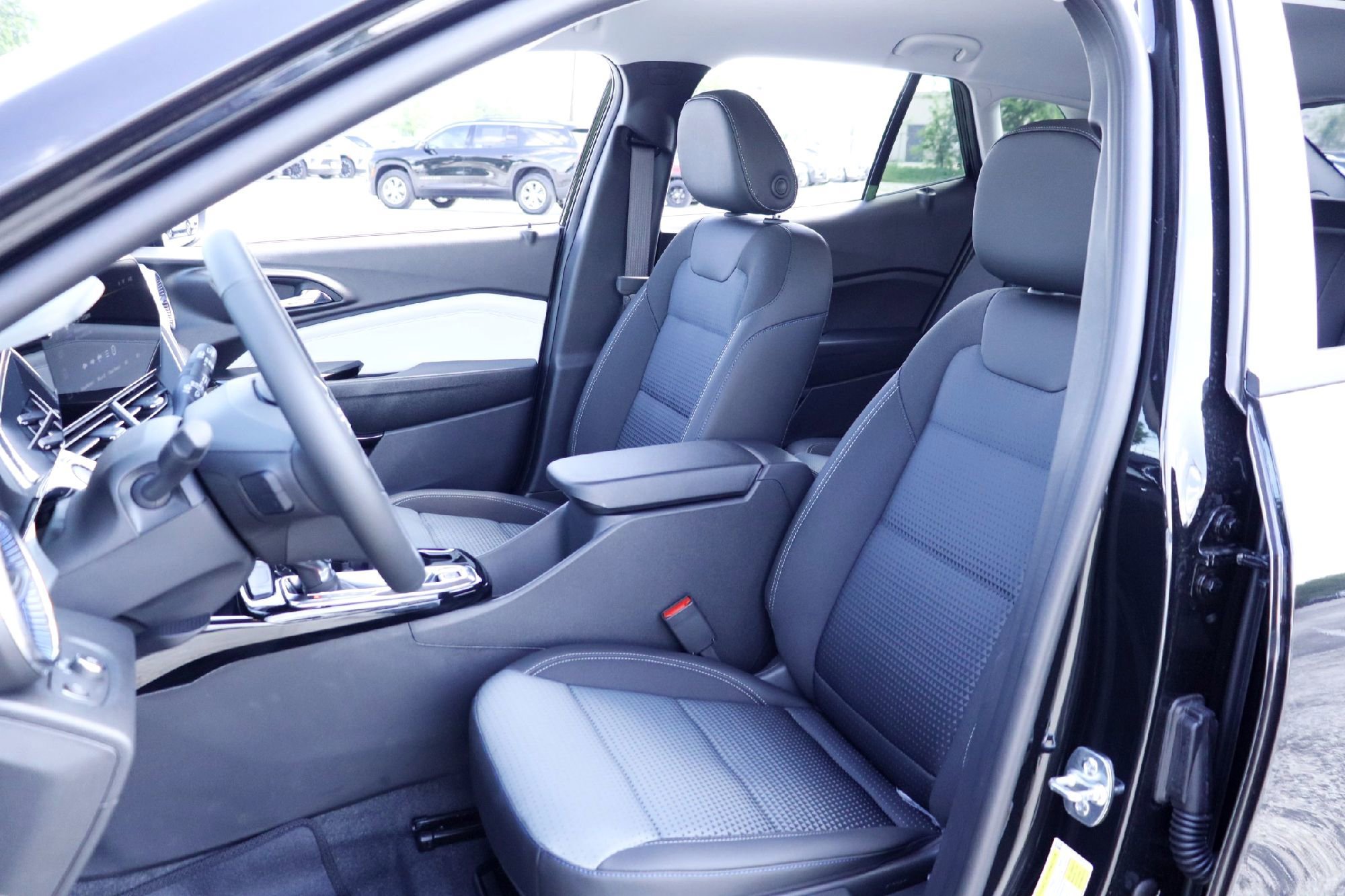 2026 Chevrolet Trax LT - Photo 8