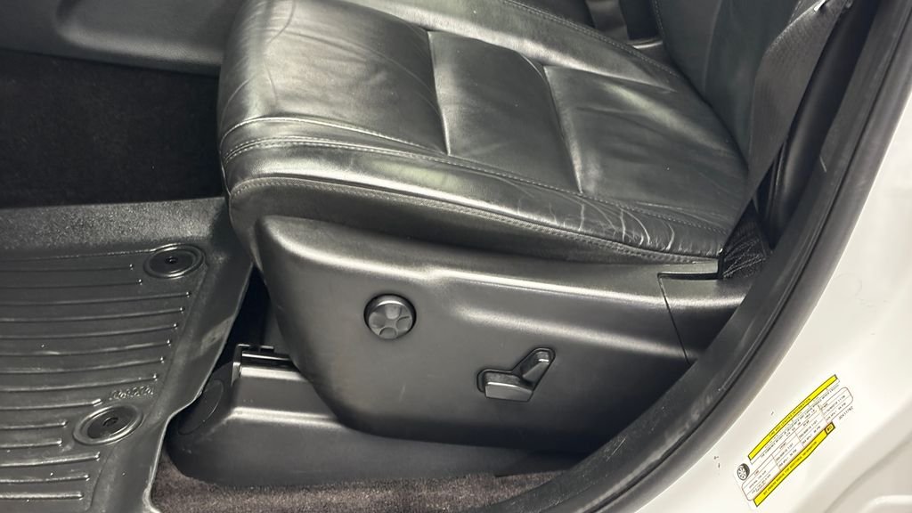 Used 2018 White Jeep Limited image 12