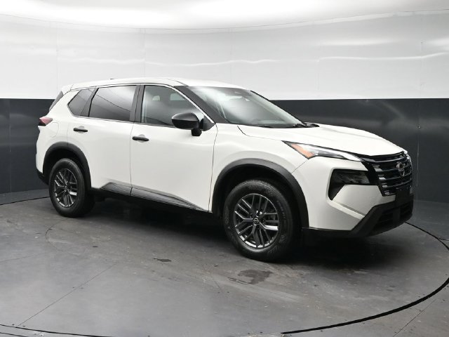 Used 2024 Glacier White Nissan S image 3