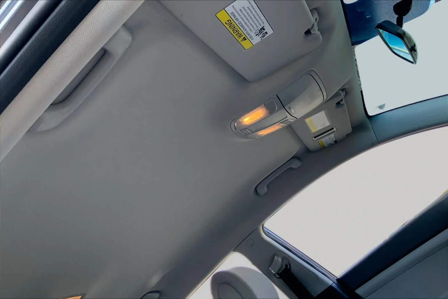 Used 2018 Coliseum Gray Hyundai SEL image 14