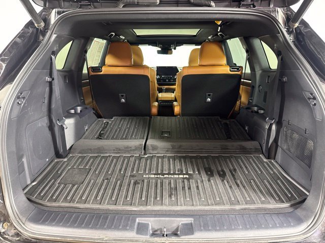 Used 2020 Brown Toyota Platinum image 23