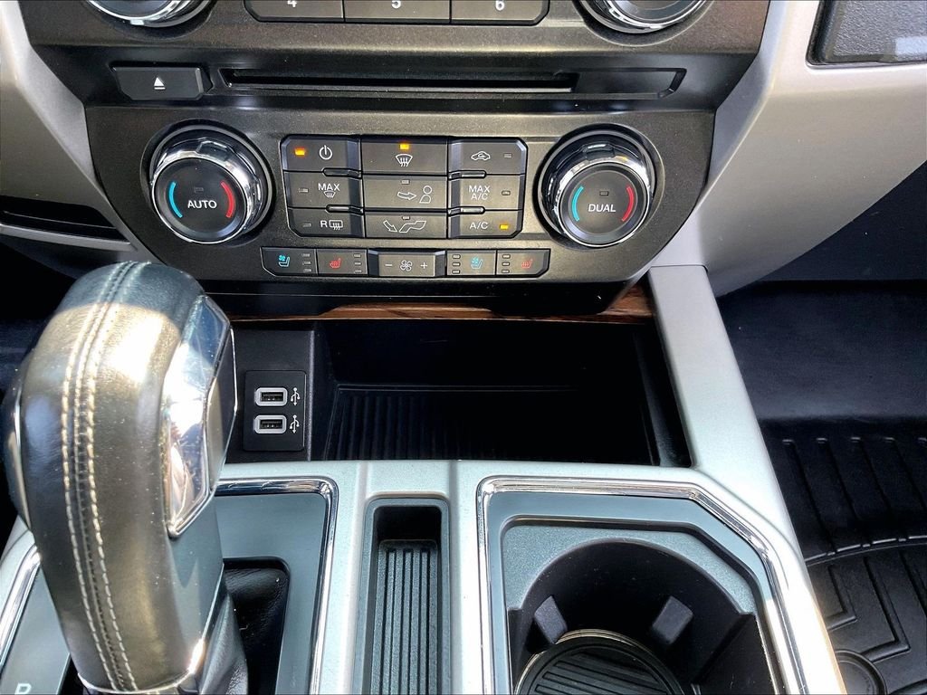 Used 2018 White Ford Lariat image 26