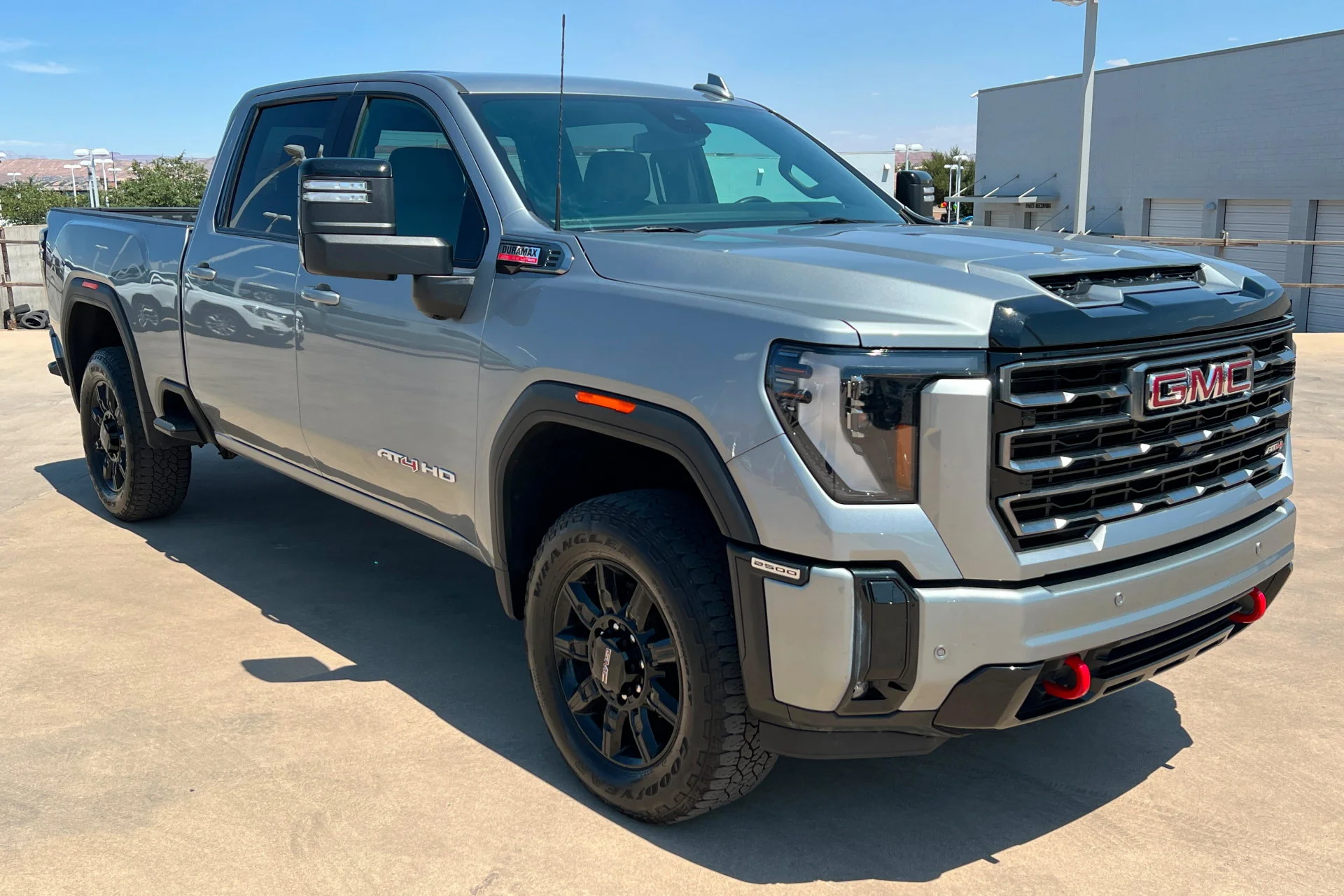 Used 2025 Sterling Metallic GMC AT4 image 7