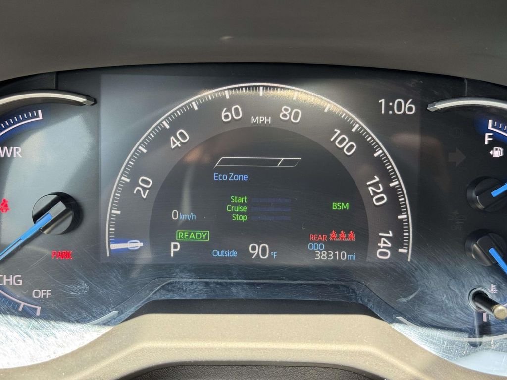 Used 2025 Silver Toyota XLE image 13