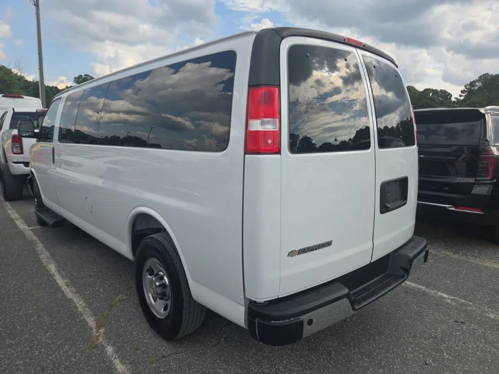 Used 2025 White Chevrolet LT image 5