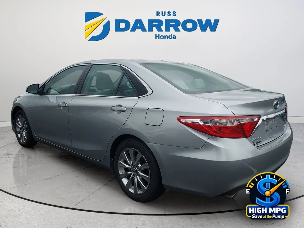 Used 2017 Silver Toyota XLE image 3
