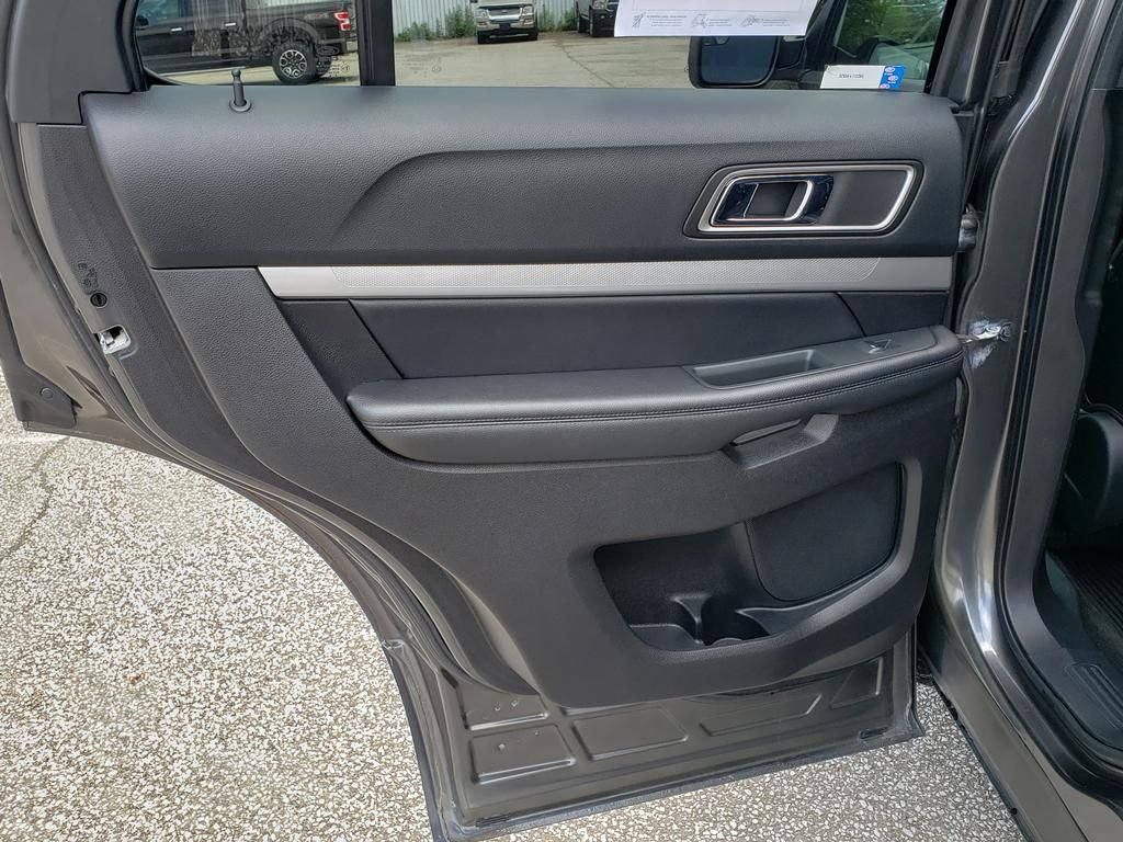 Used 2016 Magnetic Metallic Ford XLT image 14