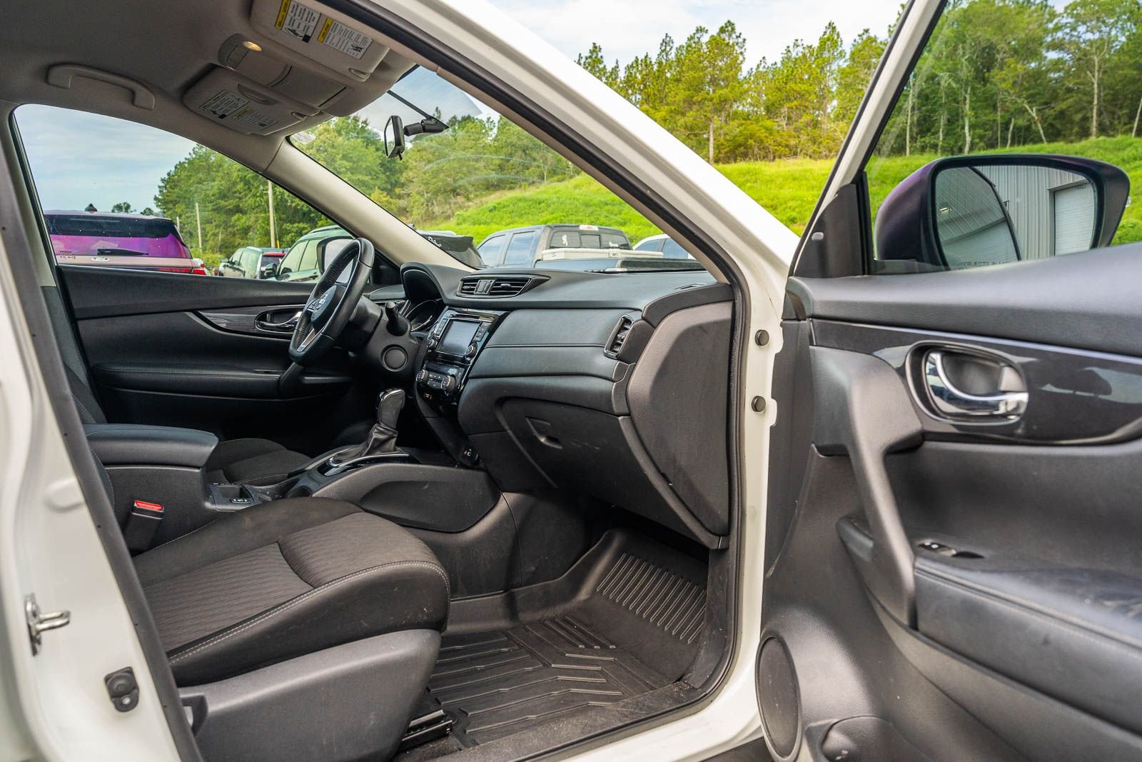 Used 2018 Glacier White Nissan SV image 11