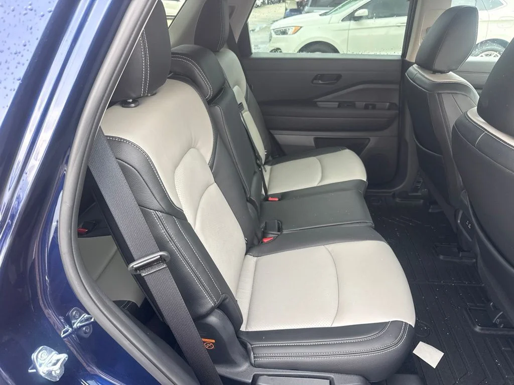 Used 2025 Blue Nissan SV image 6