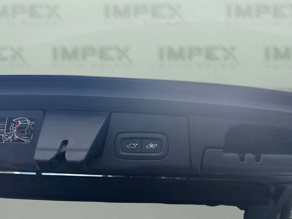 Used 2019  Volvo Momentum image 29