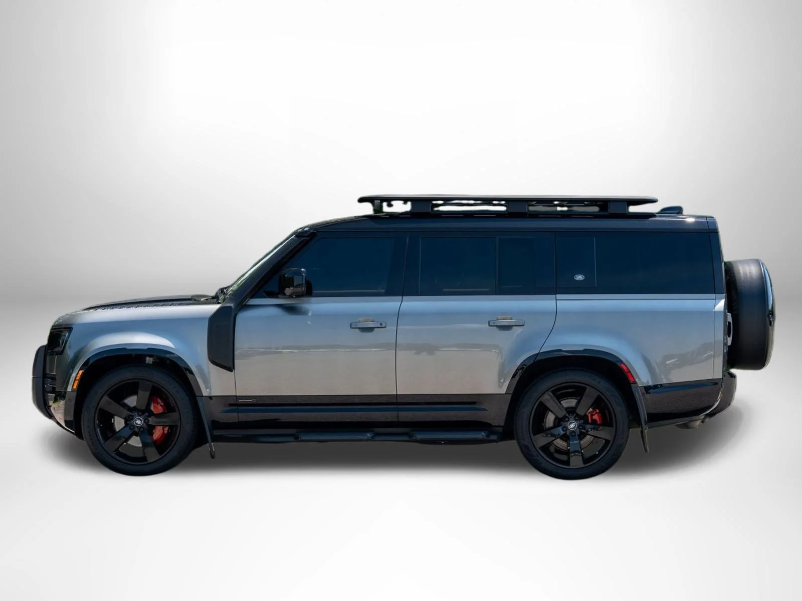 Used 2024 Silicon Silver Premium Metallic Land Rover X image 5