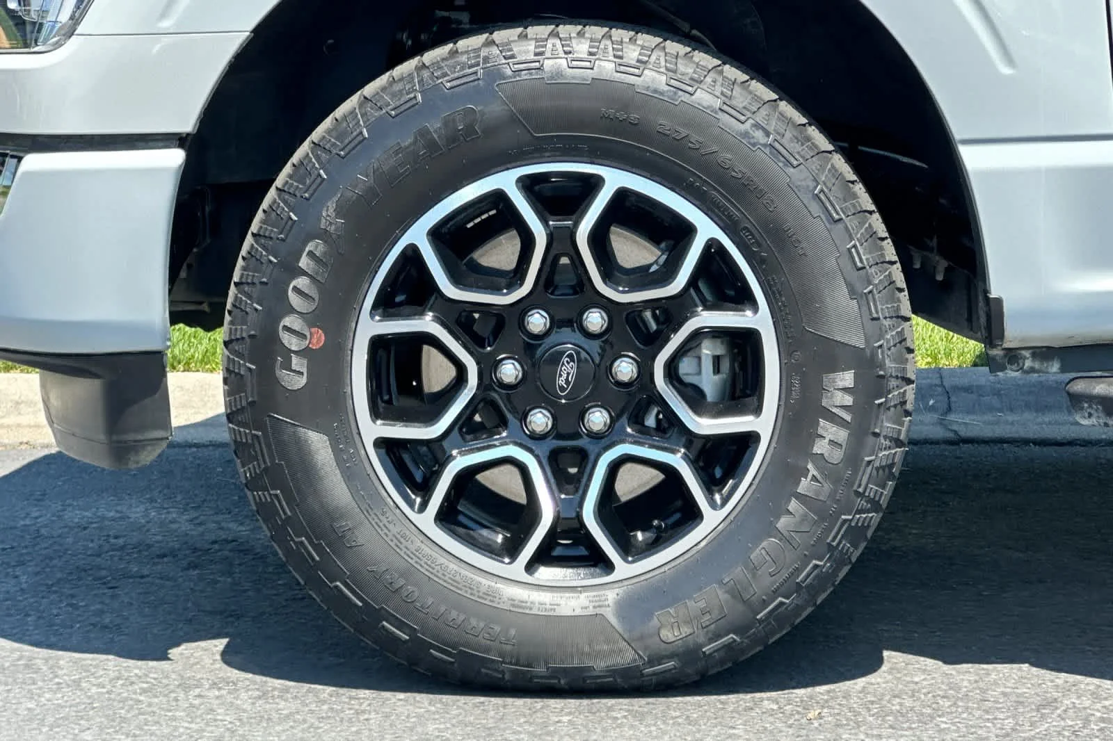 Certified Used 2023 Avalanche Gray Ford XLT image 26