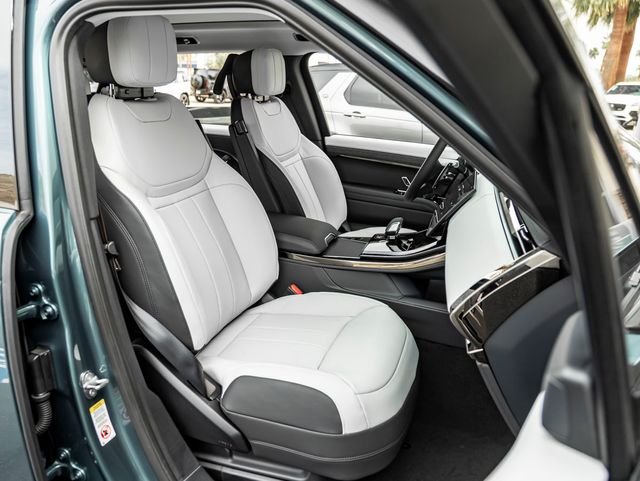 New 2026 Giola Green Land Rover Dynamic SE image 26