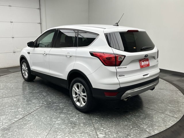 Used 2019 Oxford White Ford SE image 2