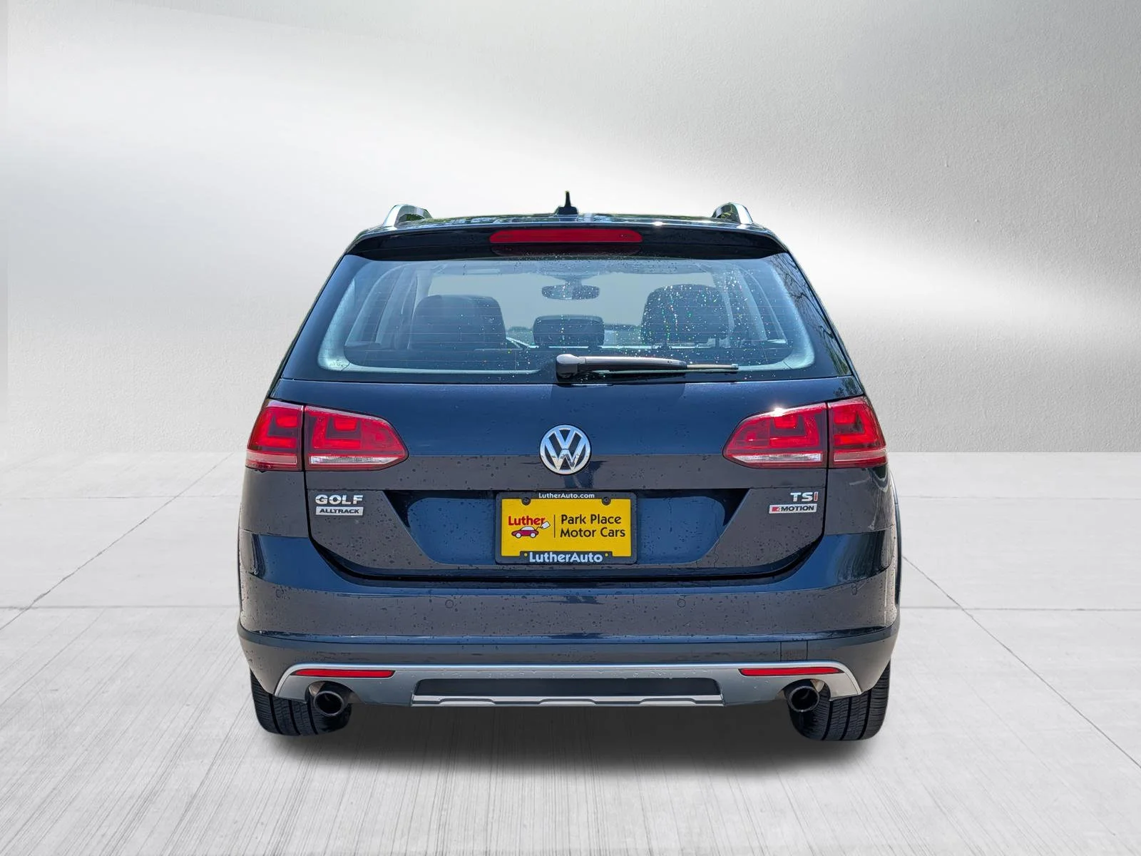 Used 2017 Night Blue Metallic Volkswagen SEL image 6