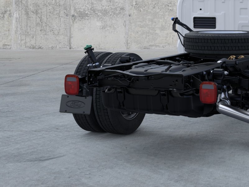 New 2026 Oxford White Ford F-450® XL image 21