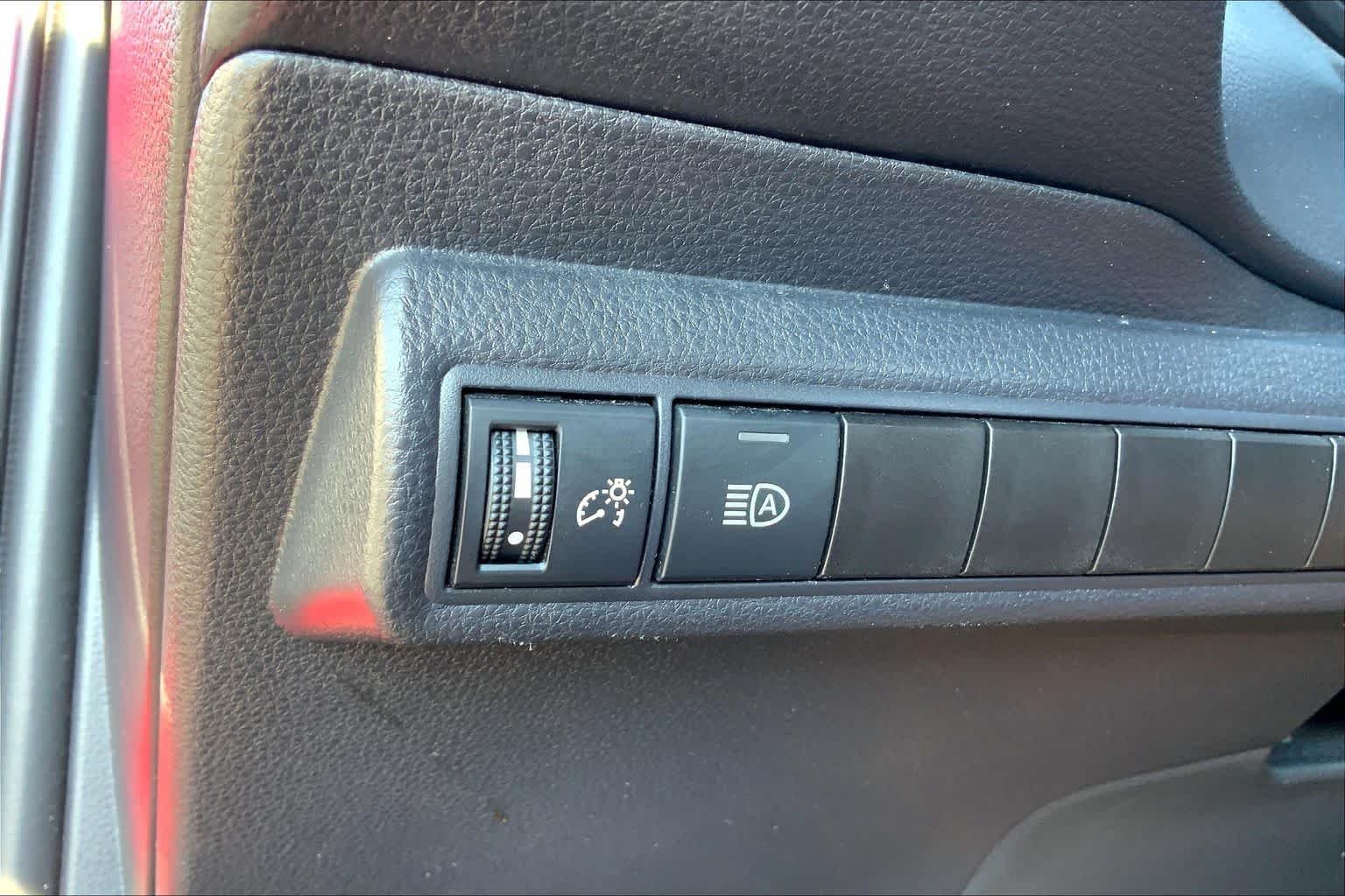 Used 2025 Ruby Flare Pearl Toyota LE image 32