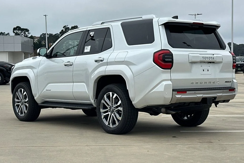 New 2026 Wind Chill Pearl <sup>1</sup> Toyota 4Runner Limited image 6