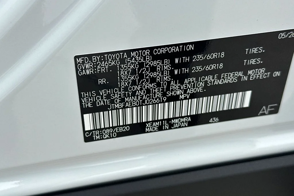 New 2026 Wind Chill Pearl <sup>1</sup> Toyota  XLE image 28