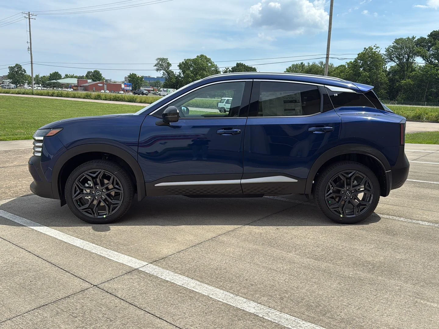 New 2026 Deep Blue Pearl Nissan SR image 4