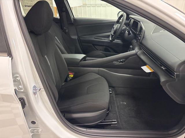 New 2026 White Hyundai SEL Sport Premium image 29