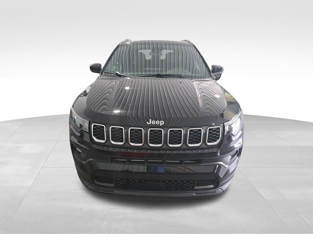 New 2026 Diamond Black Crystal Pearlcoat Jeep  image 8