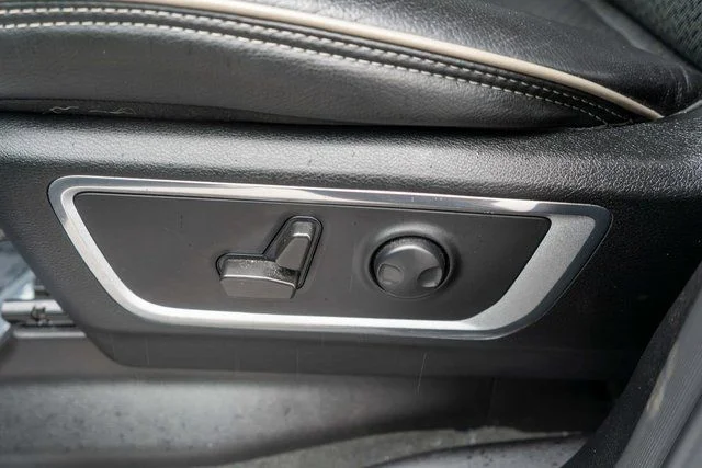 Used 2022 Silver Ram Laramie image 21