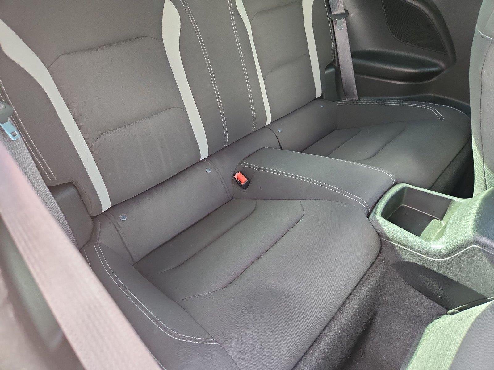 2018 Chevrolet Camaro 1LT - Photo 24