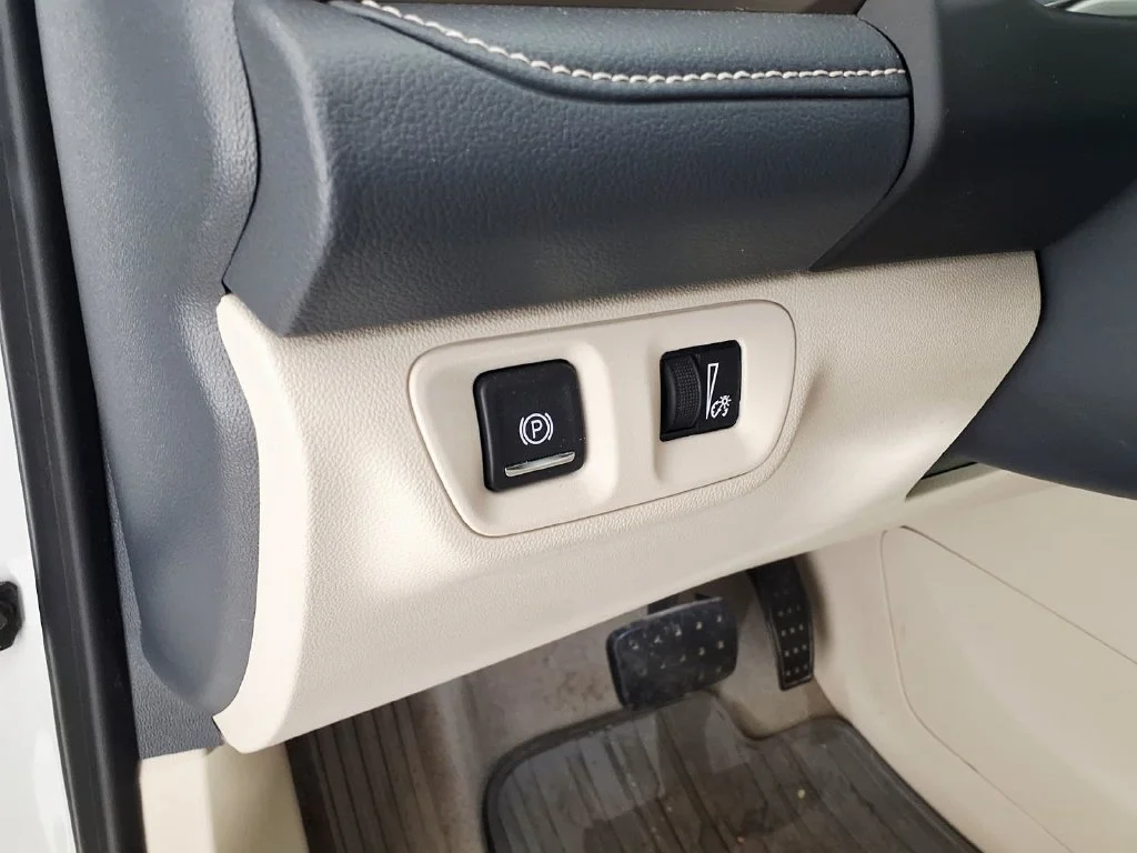 Used 2020 White GMC Denali image 16