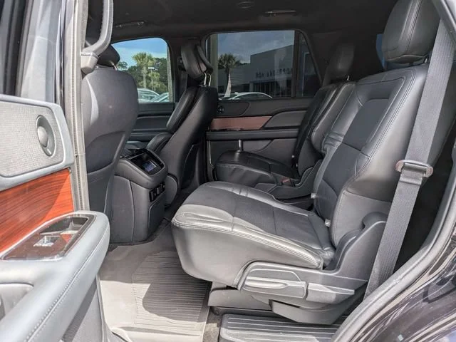Used 2022 Infinite Black Lincoln Standard image 13