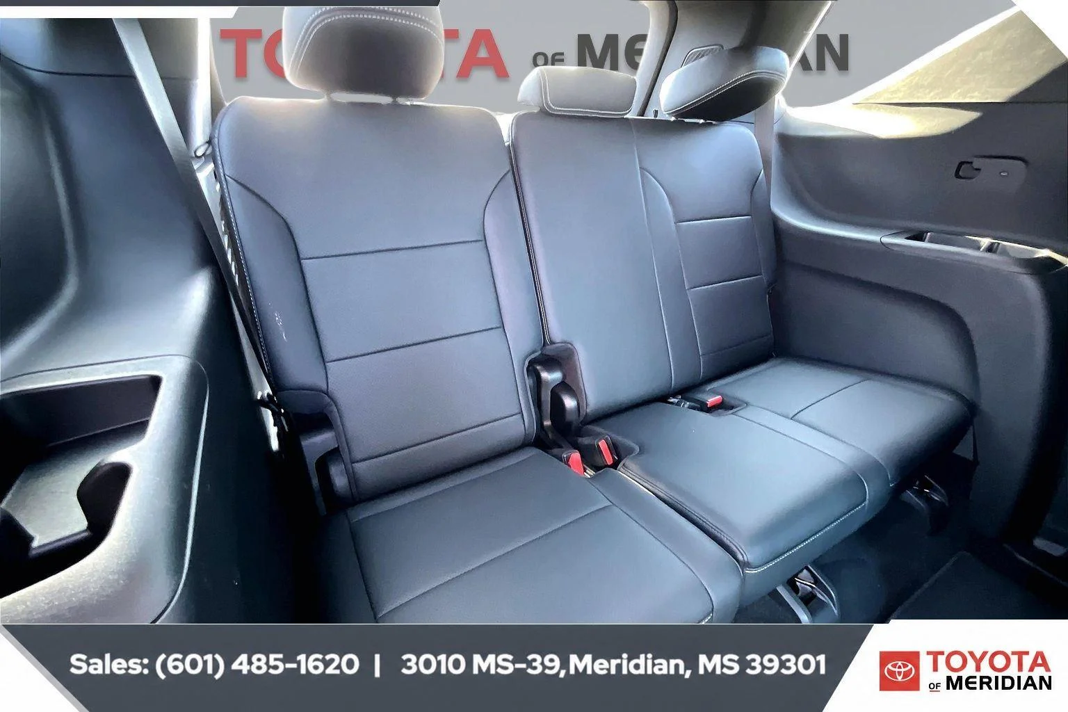 Used 2026 Sterling Gray Metallic Chevrolet FWD LT image 21