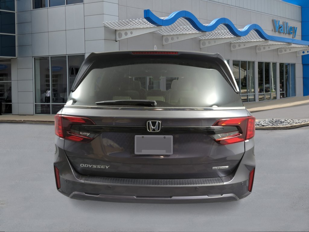 New 2027 Modern Steel Metallic Honda Touring image 3