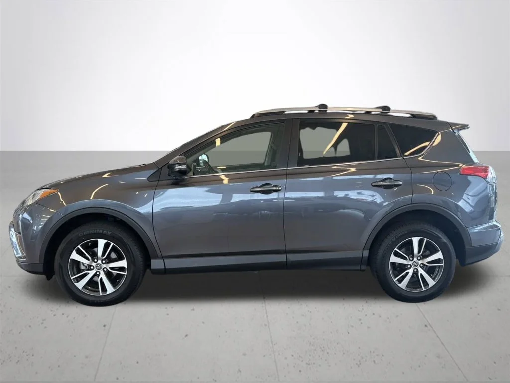 Used 2017 Gray Toyota XLE image 11