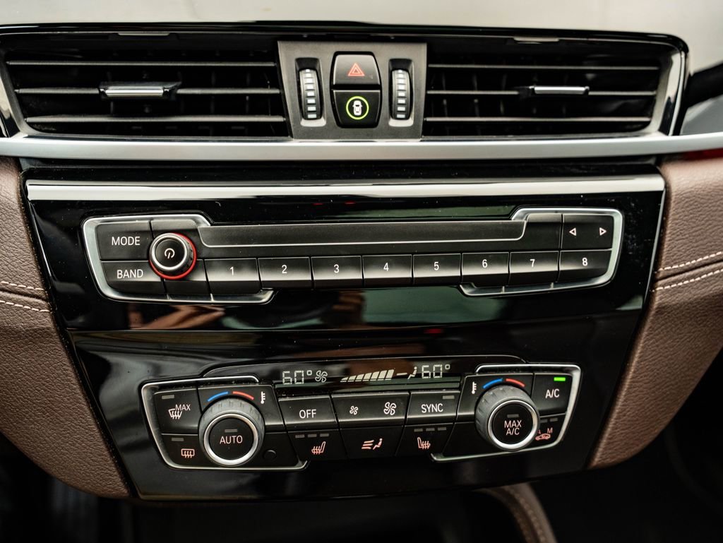 Used 2021 Black Sapphire Metallic BMW sDrive28i image 36
