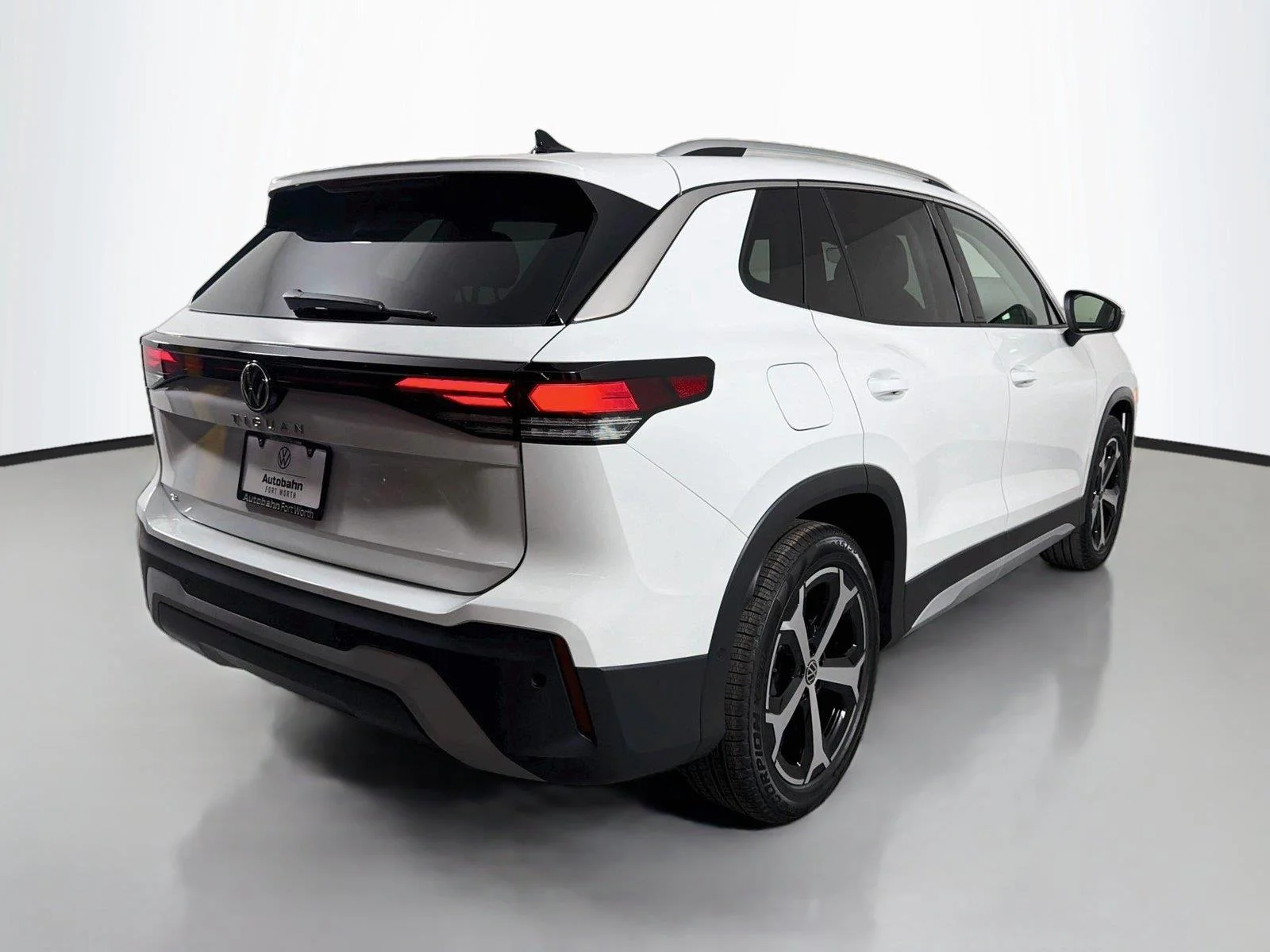 New 2026 Pure White Volkswagen SE image 5