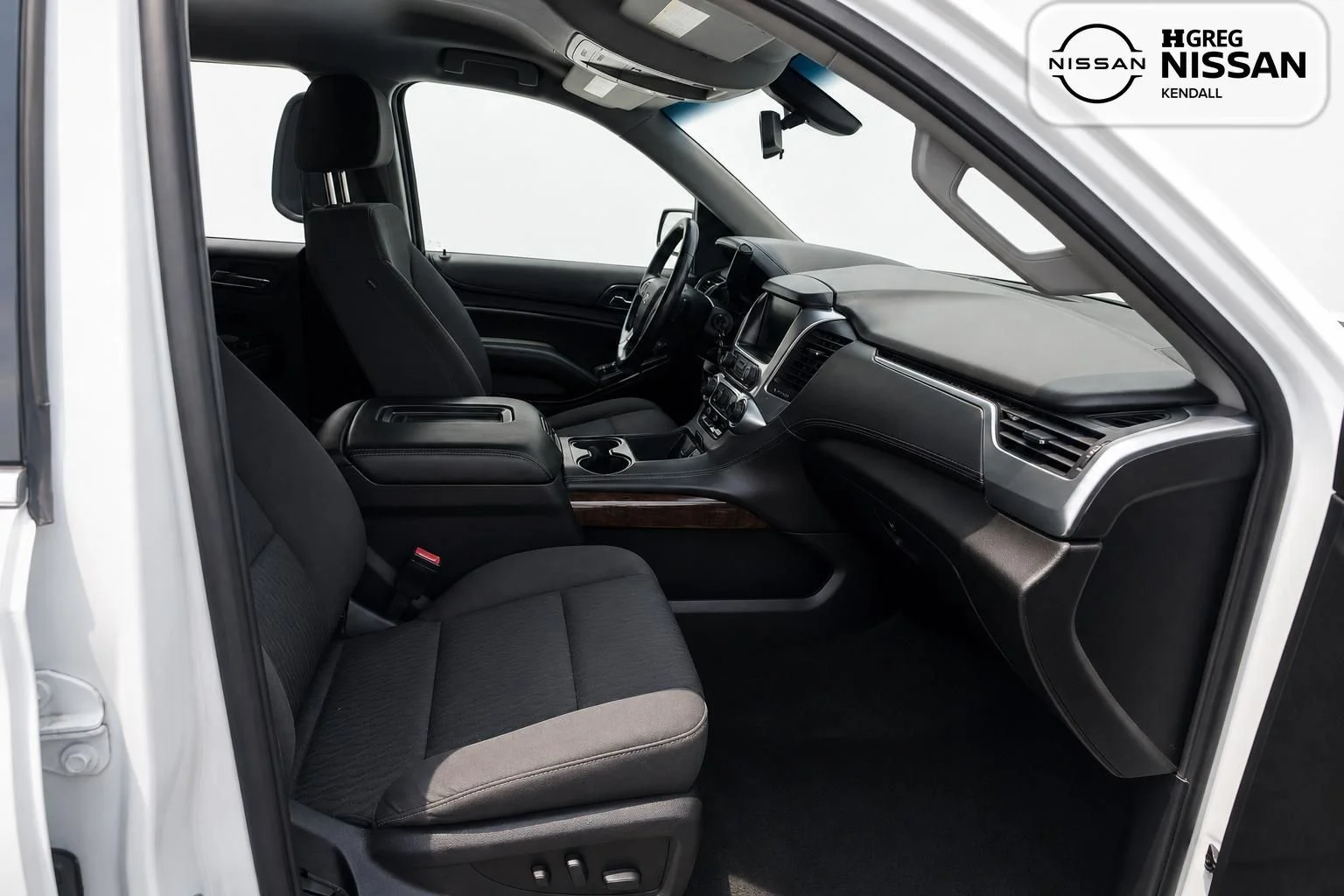 Used 2019 White Chevrolet LS image 9