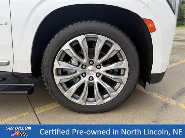 Used 2022 White Frost Tricoat GMC Denali image 9