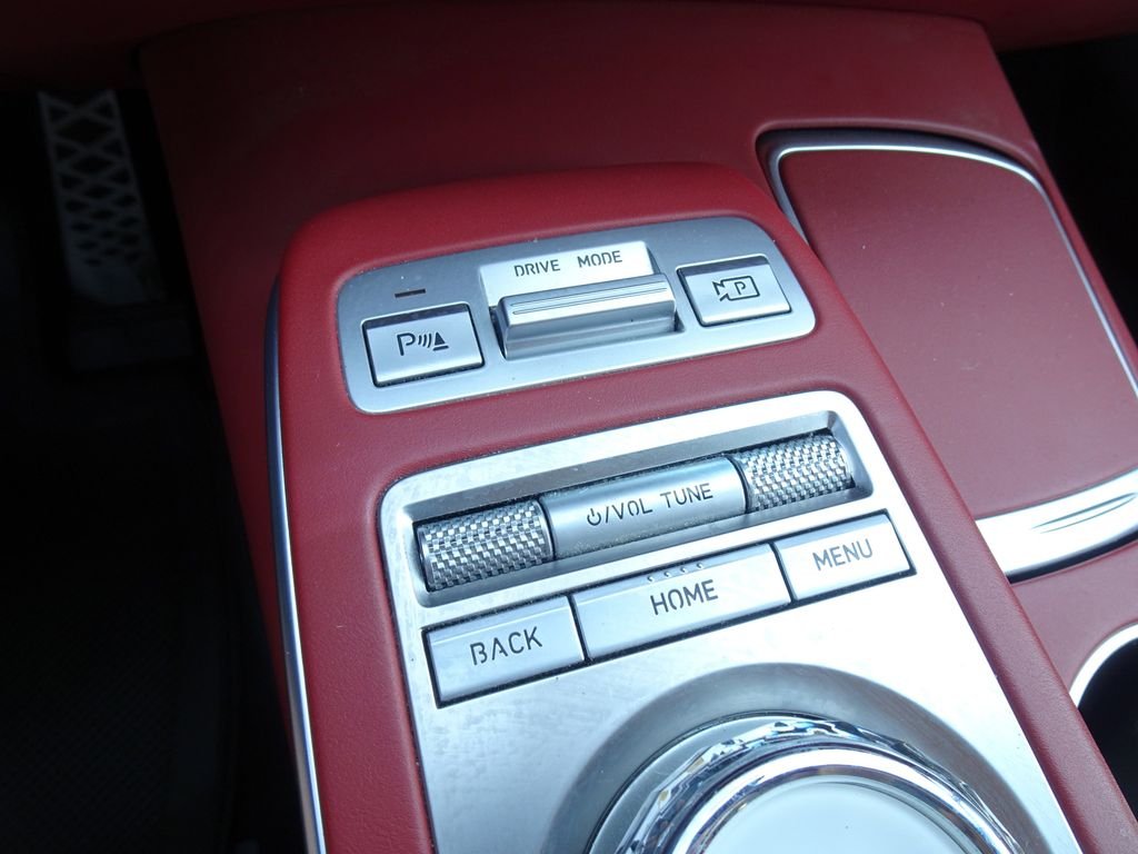 Used 2022 White Genesis 3.5T Sport image 19