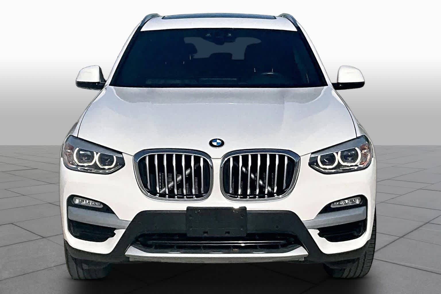 Used 2019 Alpine White BMW sDrive30i image 3