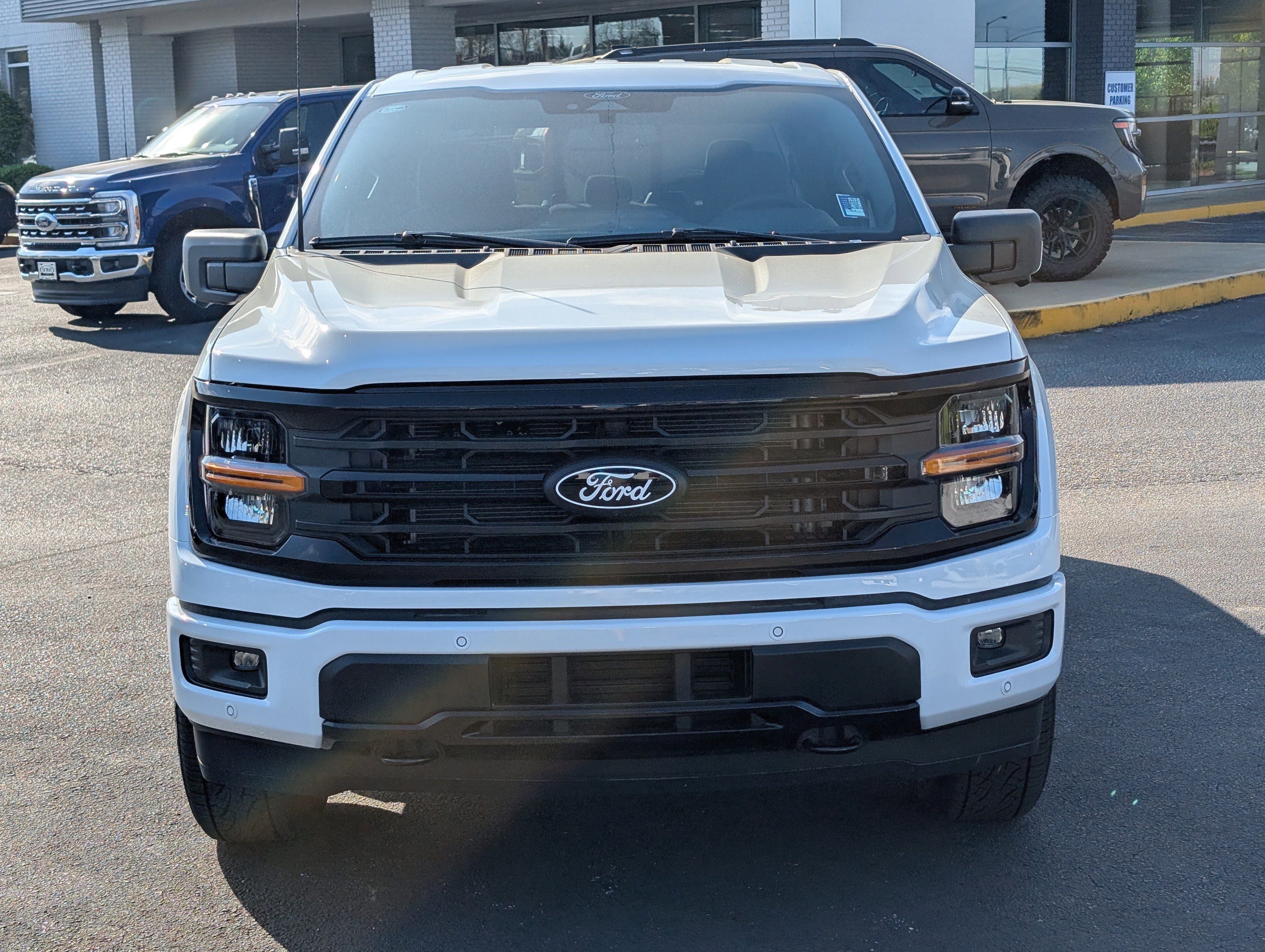 New 2026 OXFORD WHITE FORD XLT image 3