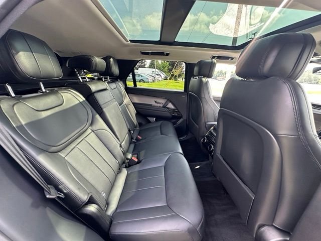 Used 2024 White Land Rover SE image 24