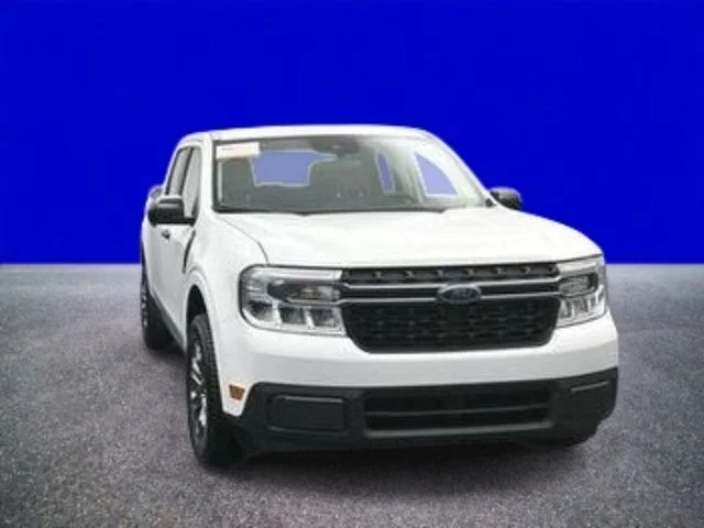 Used 2024 Oxford White Ford XLT image 3