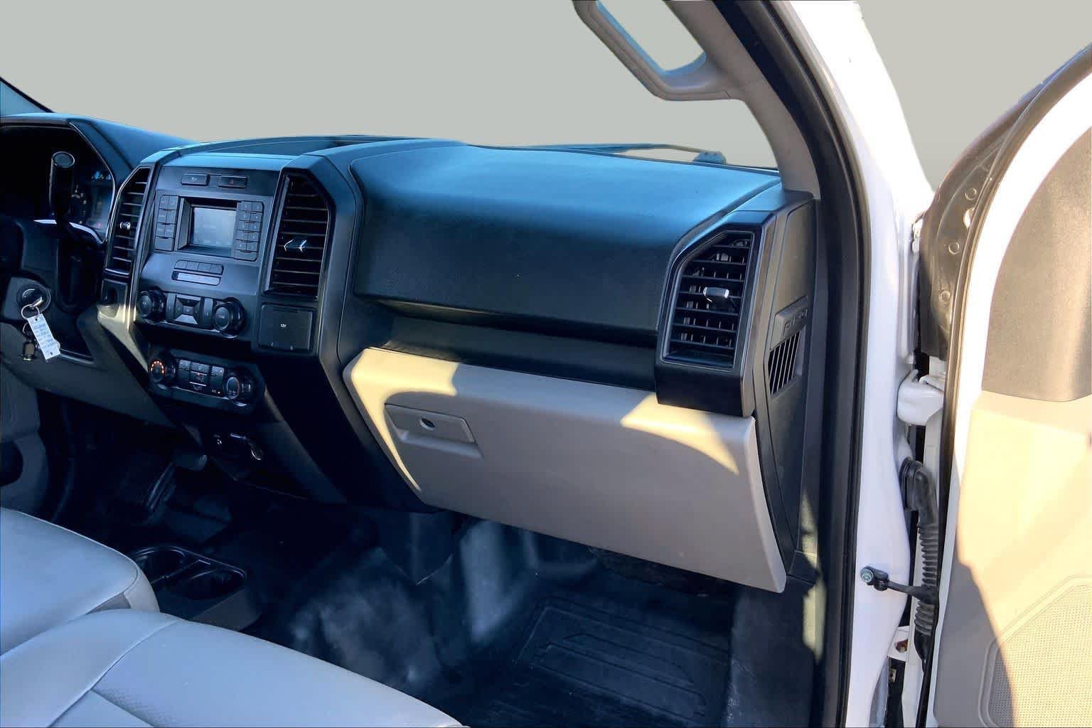 Used 2017 Oxford White Ford XL image 17