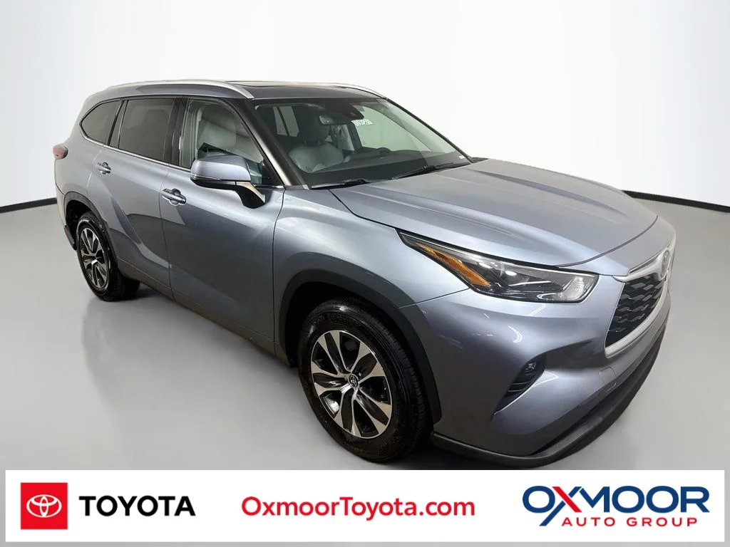 Used 2022 Moon Dust Toyota Hybrid XLE image 1