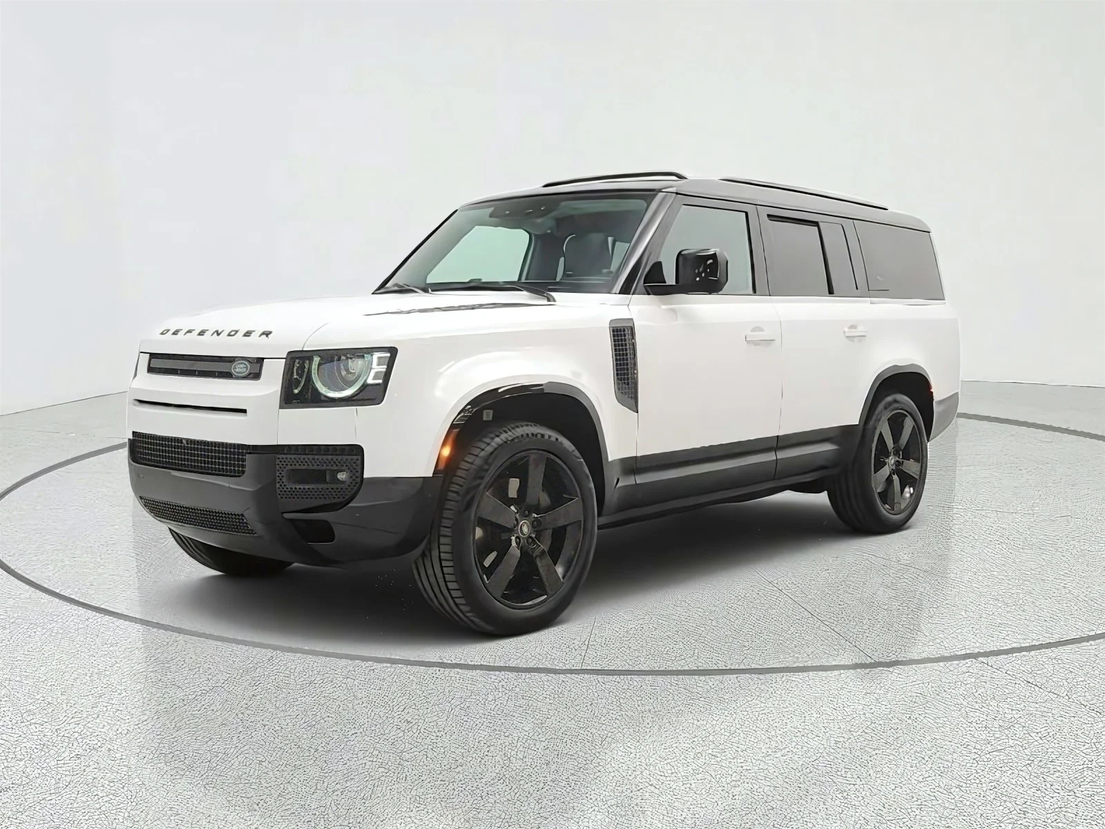 Used 2024 Fuji White Land Rover 130 P400 X-Dynamic SE image 1