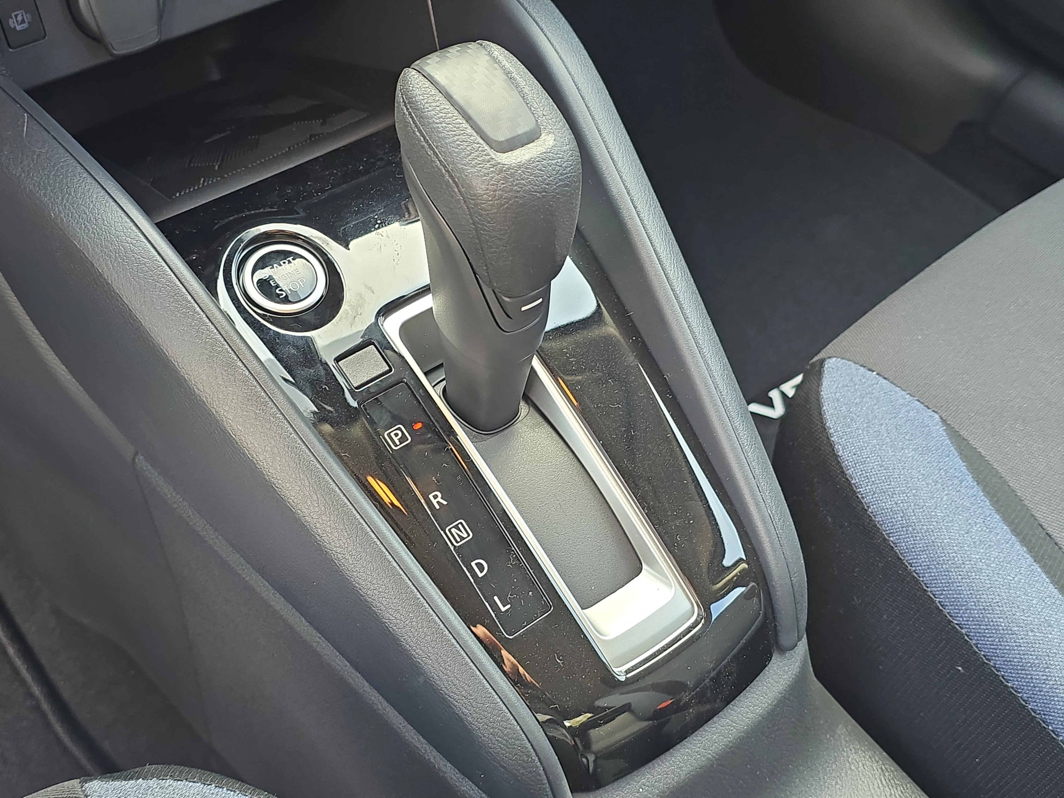 New 2025 Scarlet Ember Tintcoat Nissan SV image 25