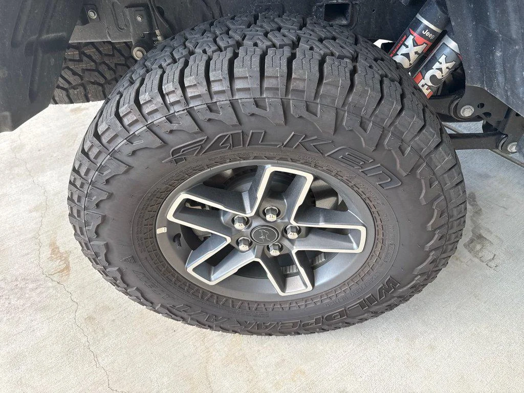 Used 2026 Bright White Clearcoat Jeep Mojave 4x4 image 14