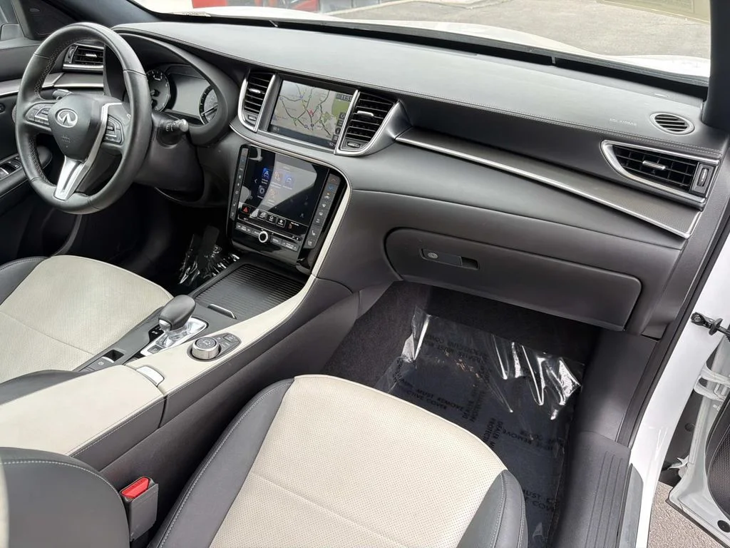 Used 2023 RADIANT WHITE INFINITI ESSENTIAL image 36