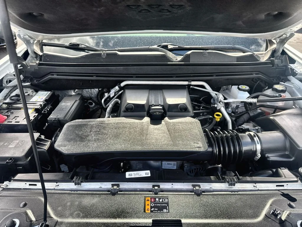 Used 2024 White Chevrolet ZR2 image 25