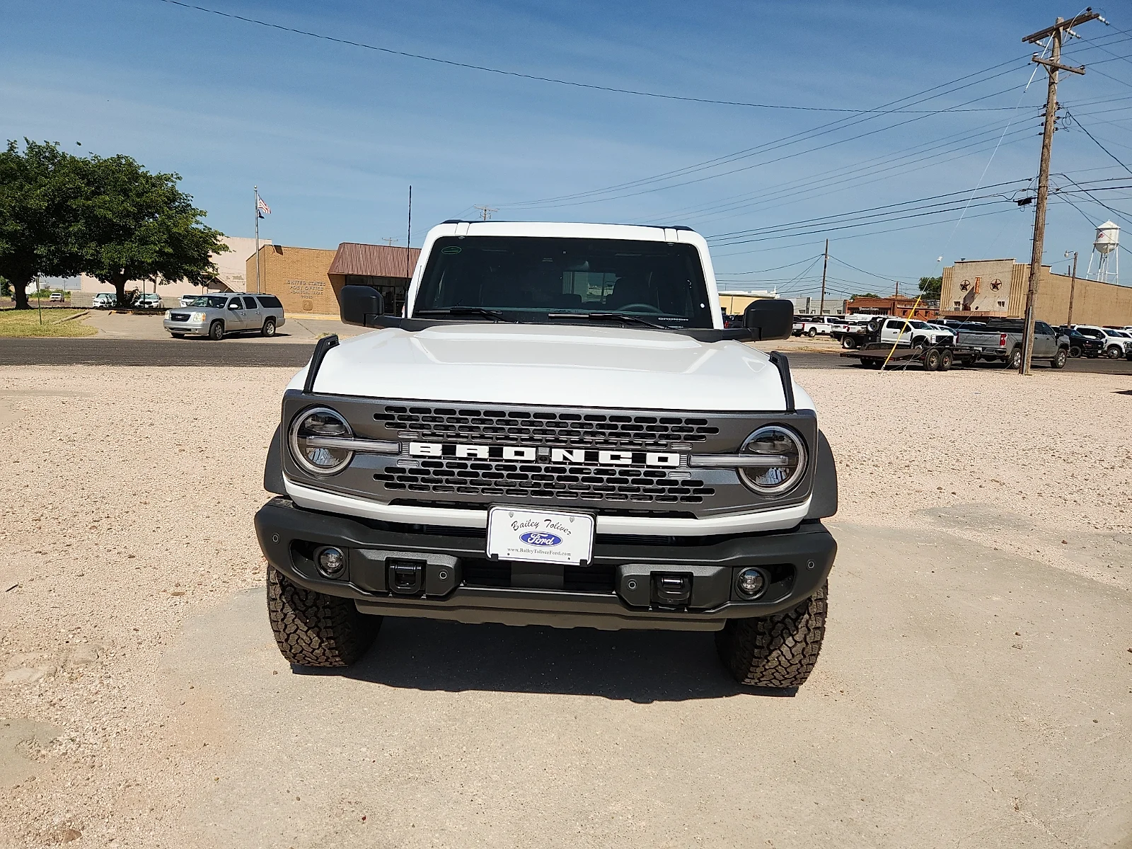 New 2026 Oxford White Ford Badlands image 2